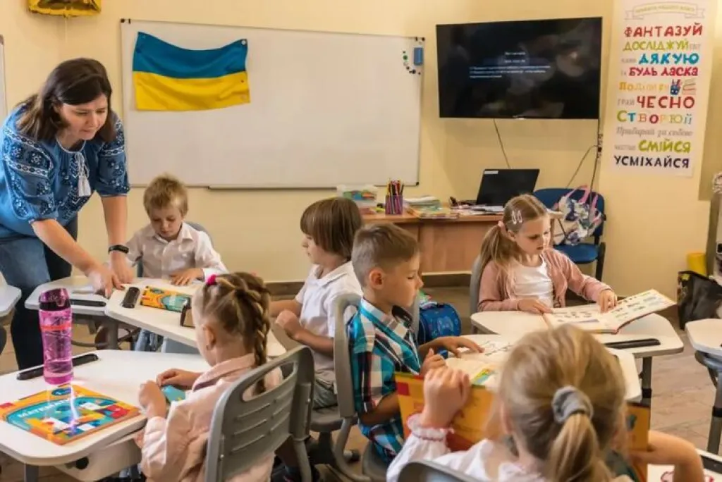 Понад 6 тисяч першокласників у Миколаївській області розпочали навчання офлайн