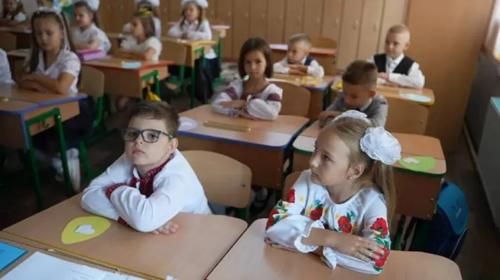 У Миколаєві понад 2,5 тисячі першокласників розпочали навчальний рік