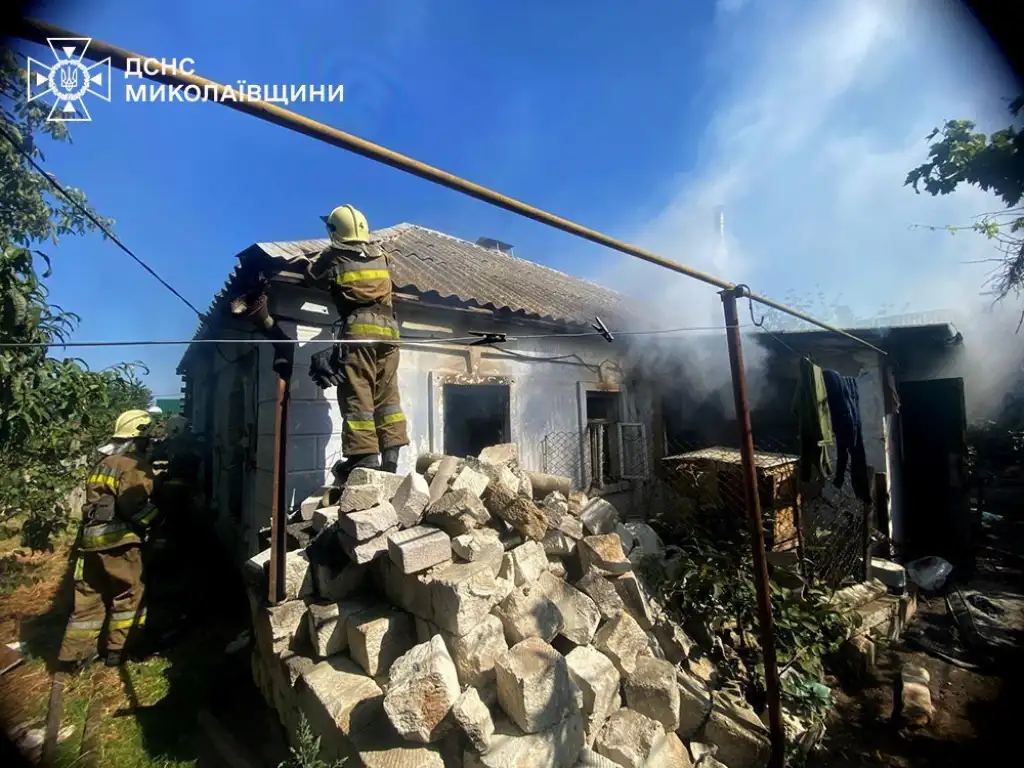 На Миколаївщині за добу ліквідували 14 пожеж, спричинених атаками та займаннями