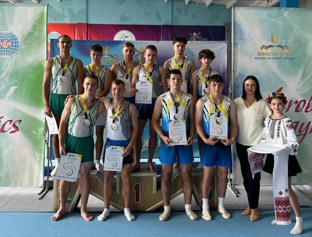Миколаївські спортсмени вибороли медалі на Кубку України з акробатики