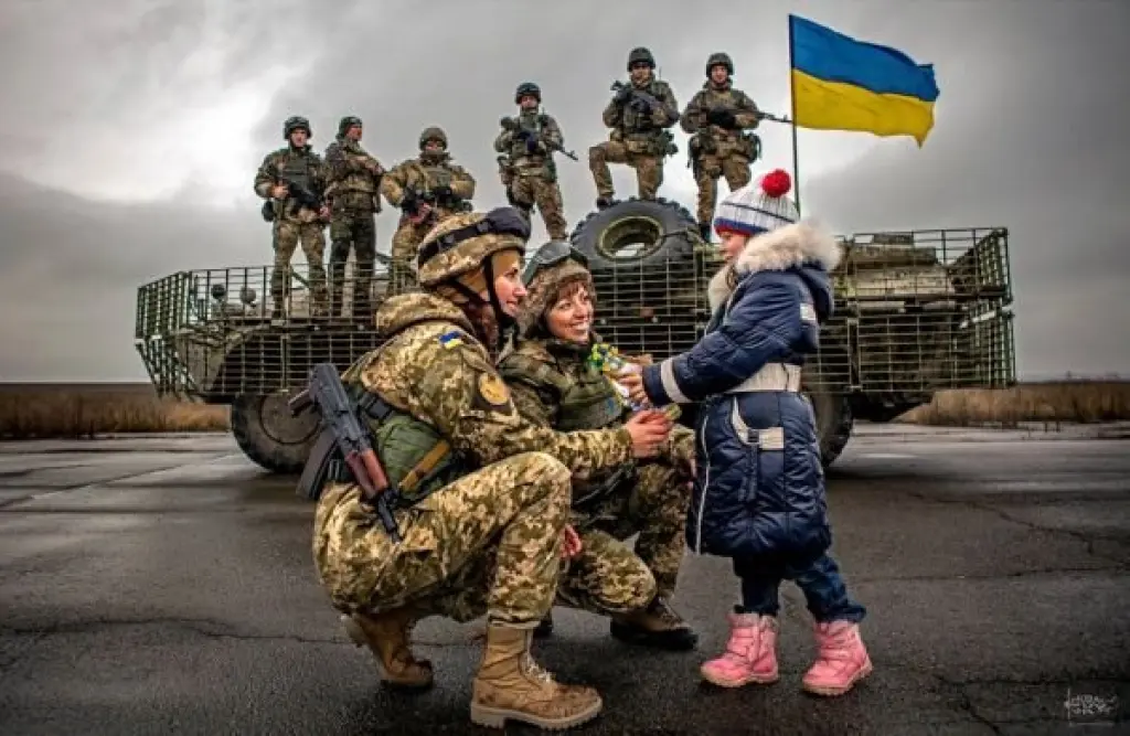 Україна вшановує День захисників і захисниць: хвилина мовчання та слова вдячності