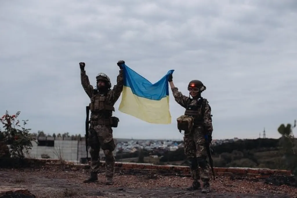 Україна вшановує День захисників і захисниць: хвилина мовчання та слова вдячності