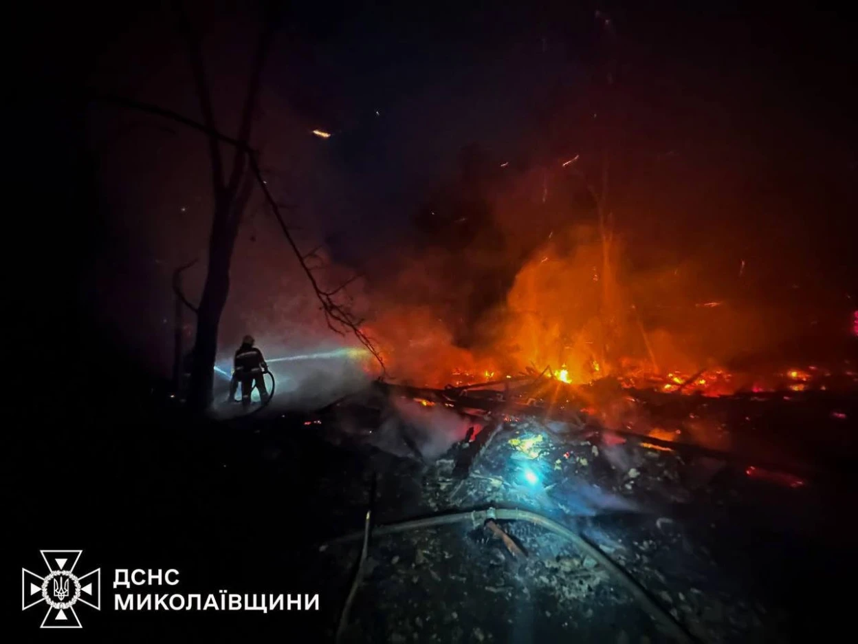 У Миколаєві за добу сталося три пожежі: горів автомобіль, будинок і сміття