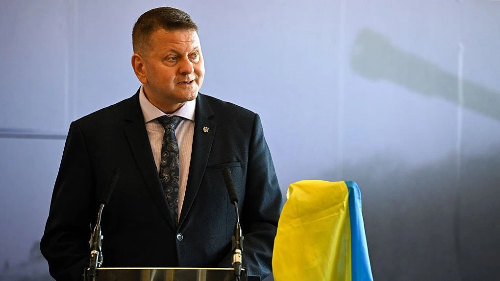 Залужний відреагував на чутки про вибори: “Жодних штабів чи партій я не створюю”