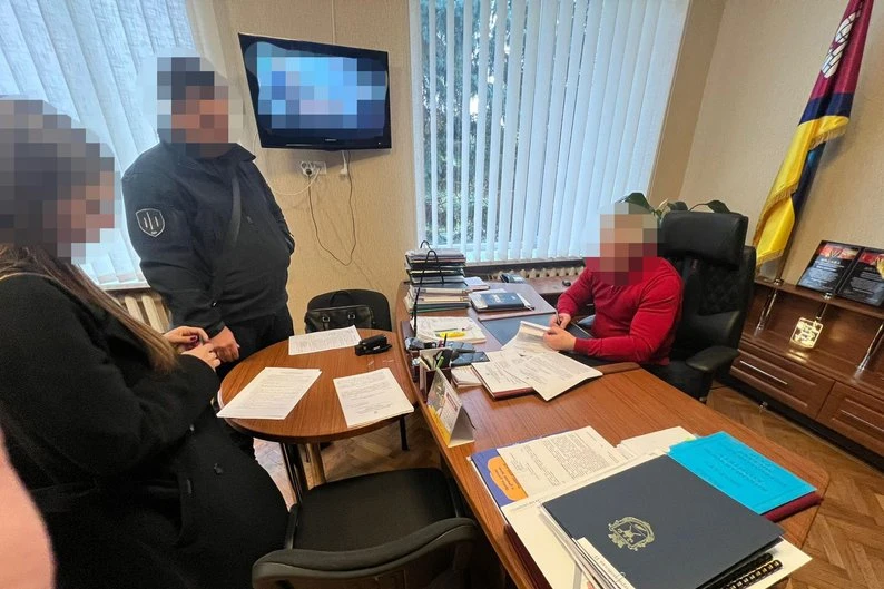 Міського голову Первомайська підозрюють у приховуванні понад 5 мільйонів гривень у декларації