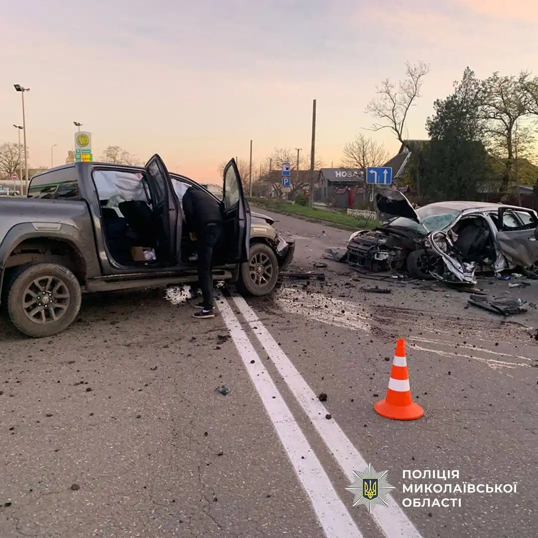 Лобове зіткнення на Миколаївщині: постраждали жінка та двоє дітей