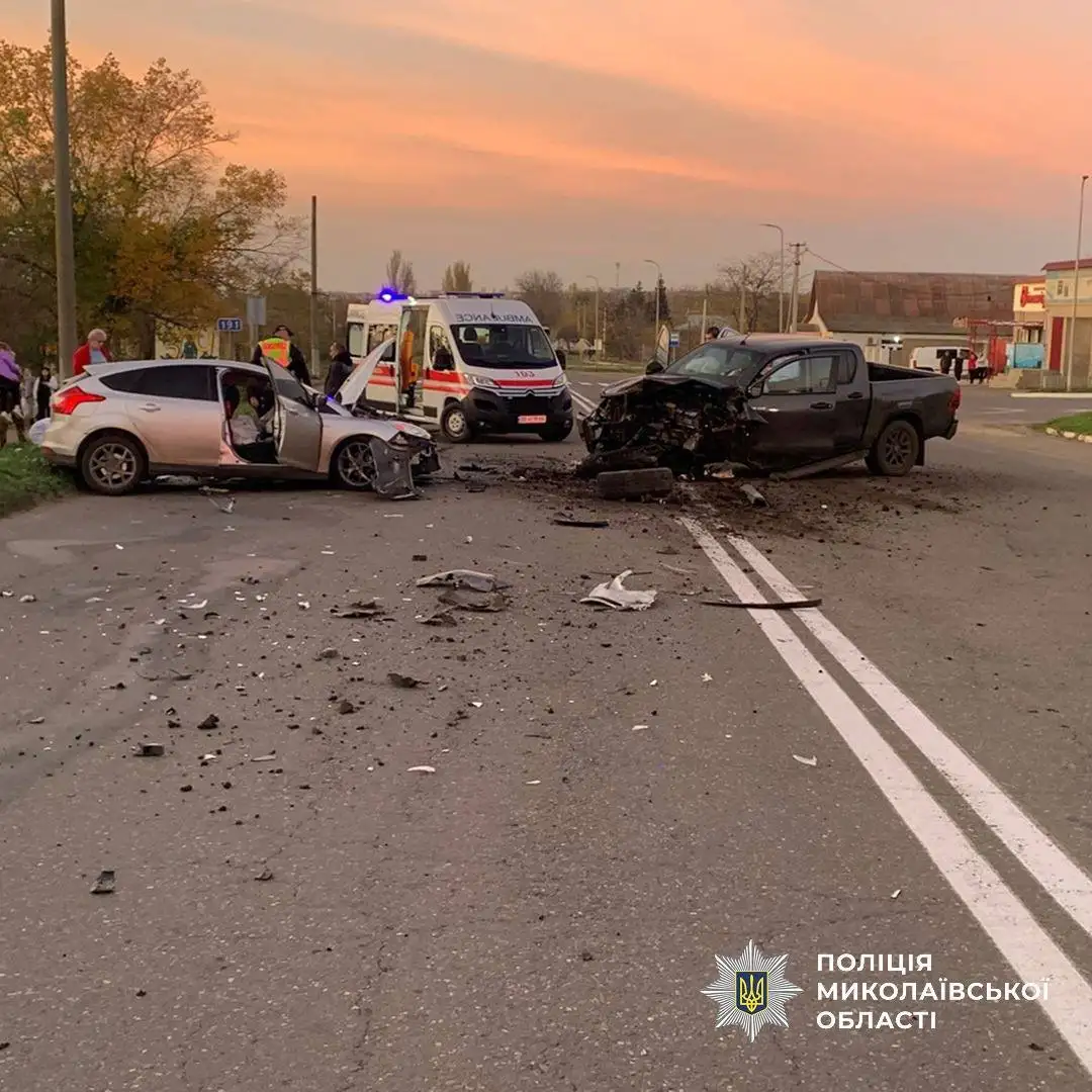 Лобове зіткнення на Миколаївщині: постраждали жінка та двоє дітей