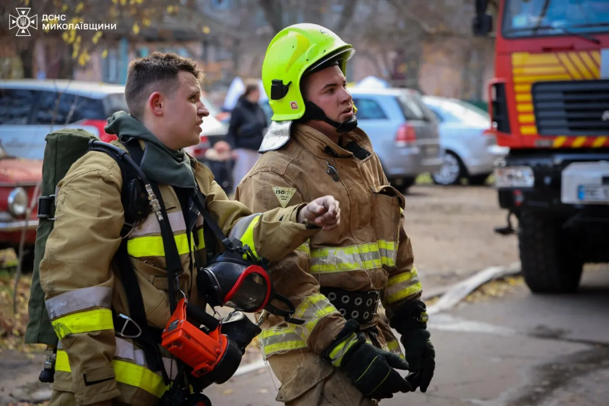 У Миколаєві зайнявся балкон у багатоповерхівці: рятувальники швидко ліквідували пожежу
