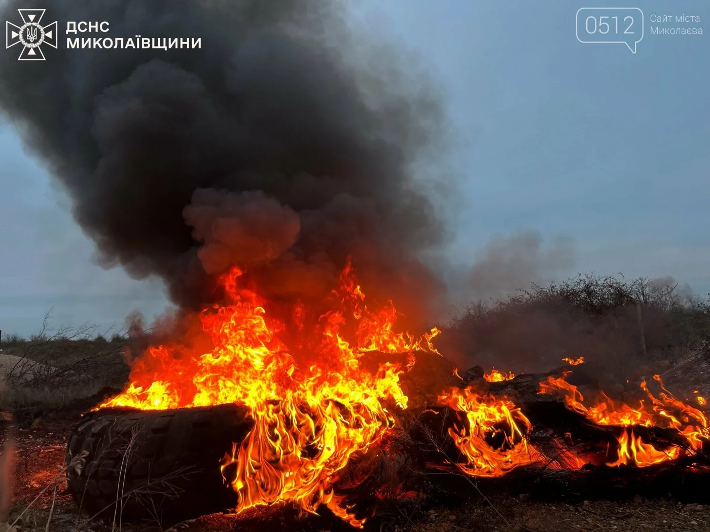 Дві пожежі за добу: на Миколаївщині рятувальники ліквідували загоряння шин і електрощитка