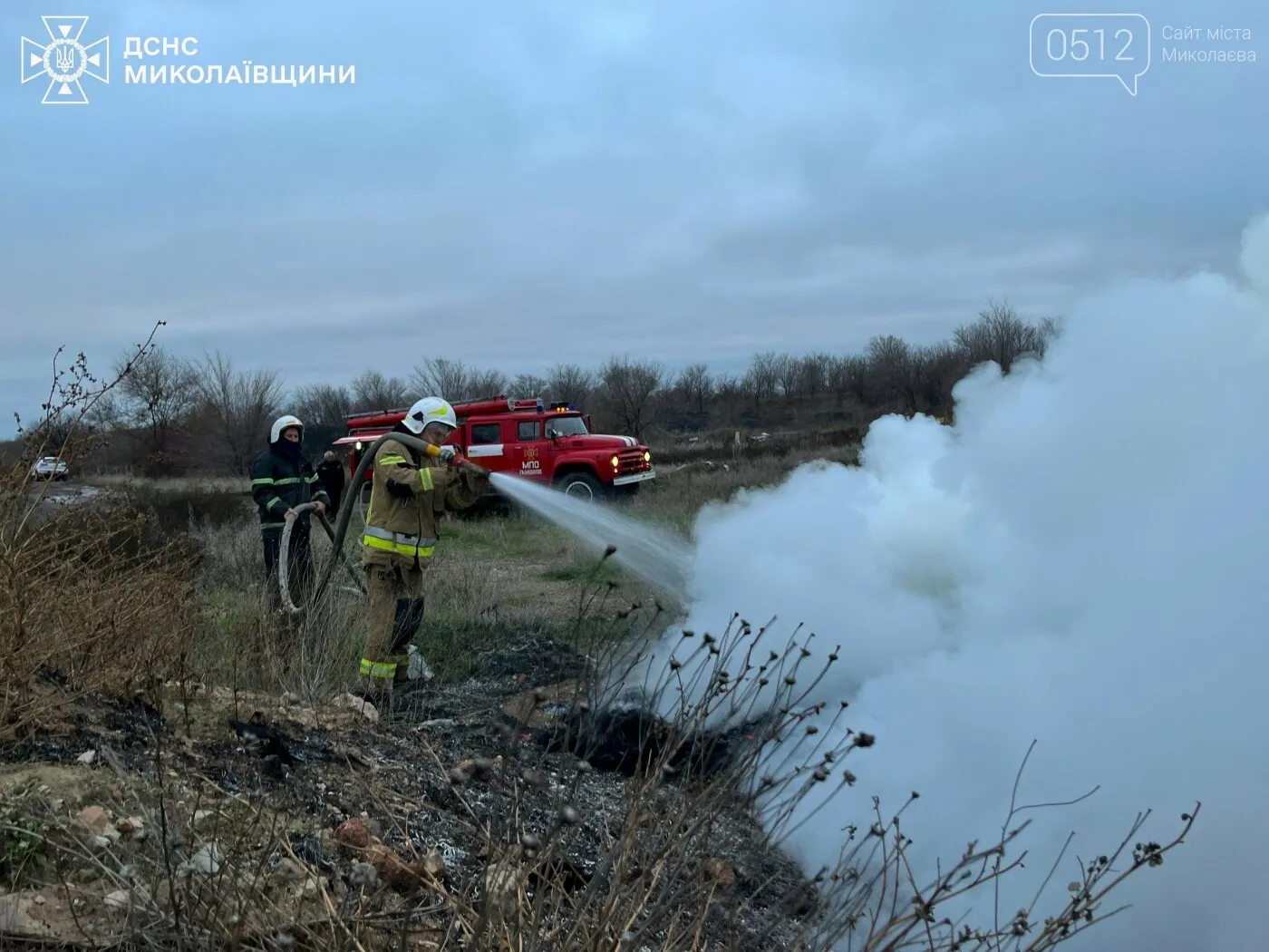 Дві пожежі за добу: на Миколаївщині рятувальники ліквідували загоряння шин і електрощитка