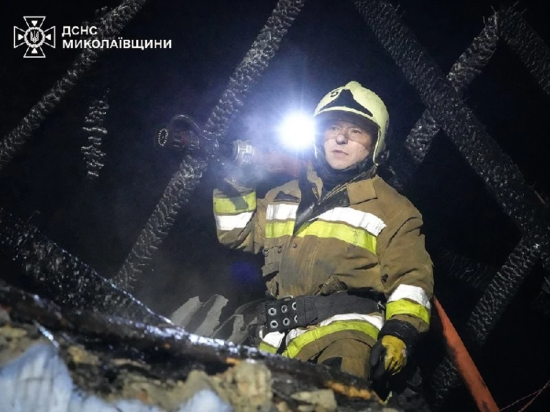Сім пожеж за добу: Миколаївщина пережила напружену ніч із масштабними займаннями