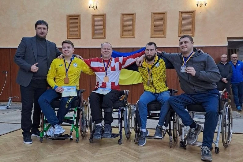 Миколаївські фехтувальники блиснули на Кубку України – сім нагород і лідерство у змаганнях