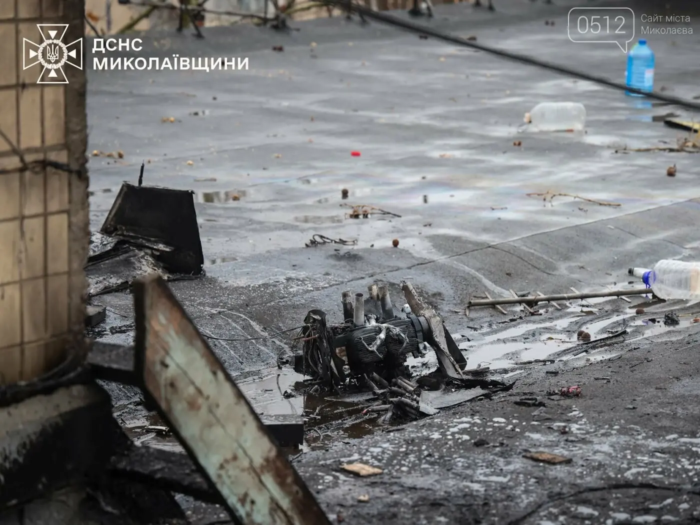 Наслідки ранкової атаки на Миколаїв: рятувальники показали зруйнований будинок