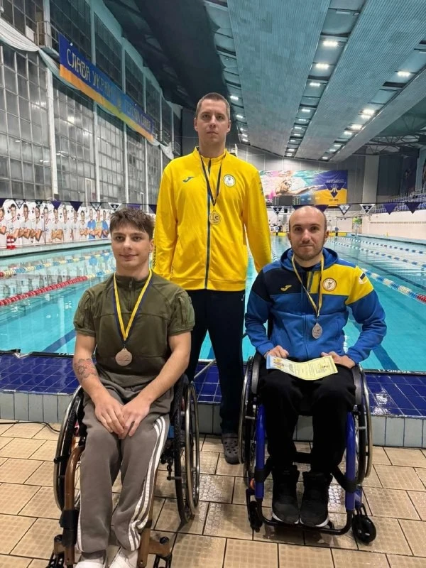 Миколаївські пара плавці здобули нові медалі на зимовому чемпіонаті України