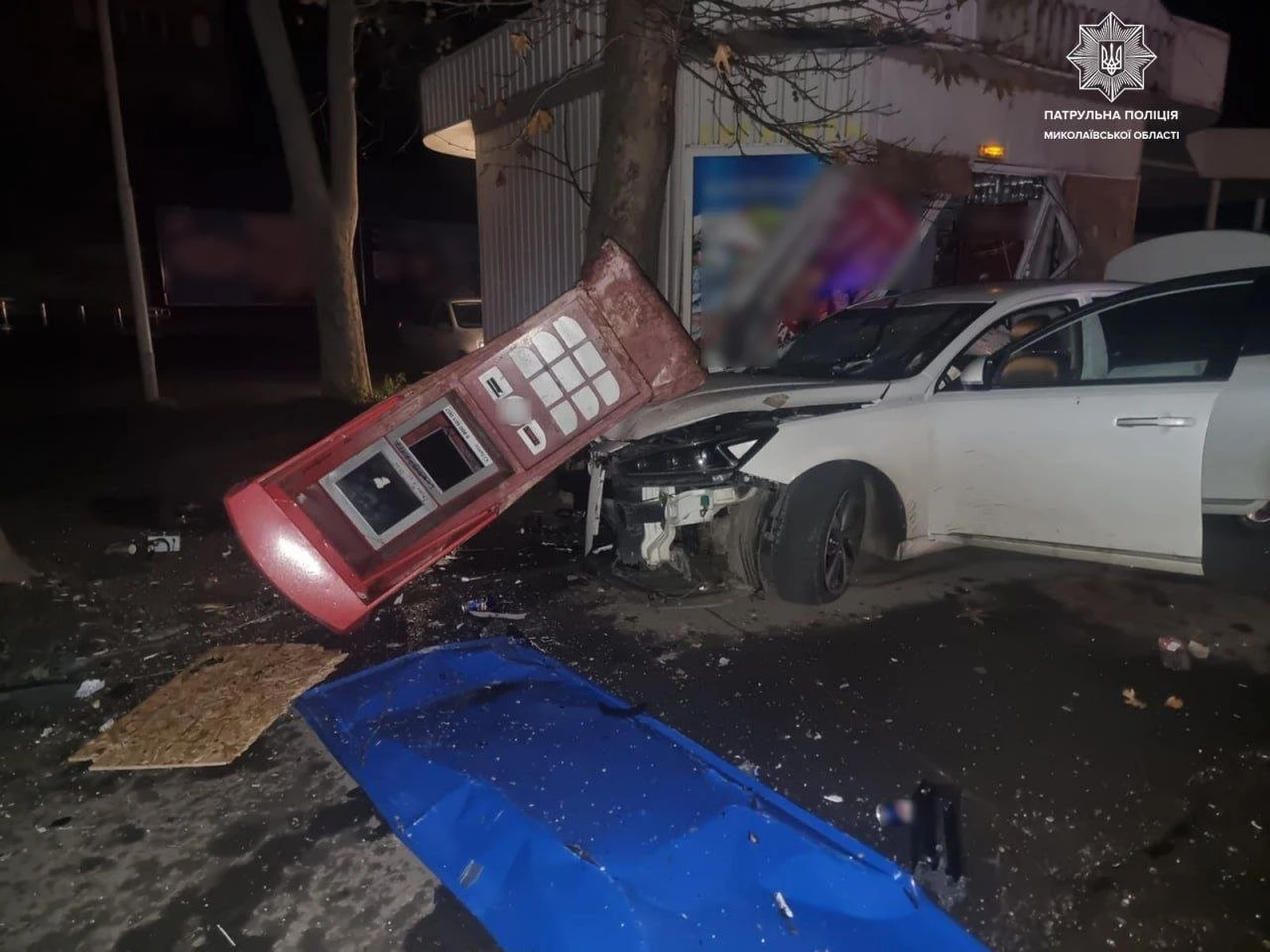 Ніч п’яних аварій у Миколаєві: два перекинуті авто та низка протоколів
