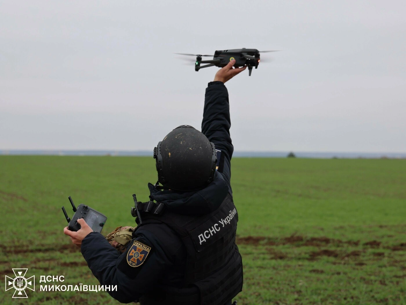 Поля після фронту: як на Миколаївщині сапери повертають землю аграріям
