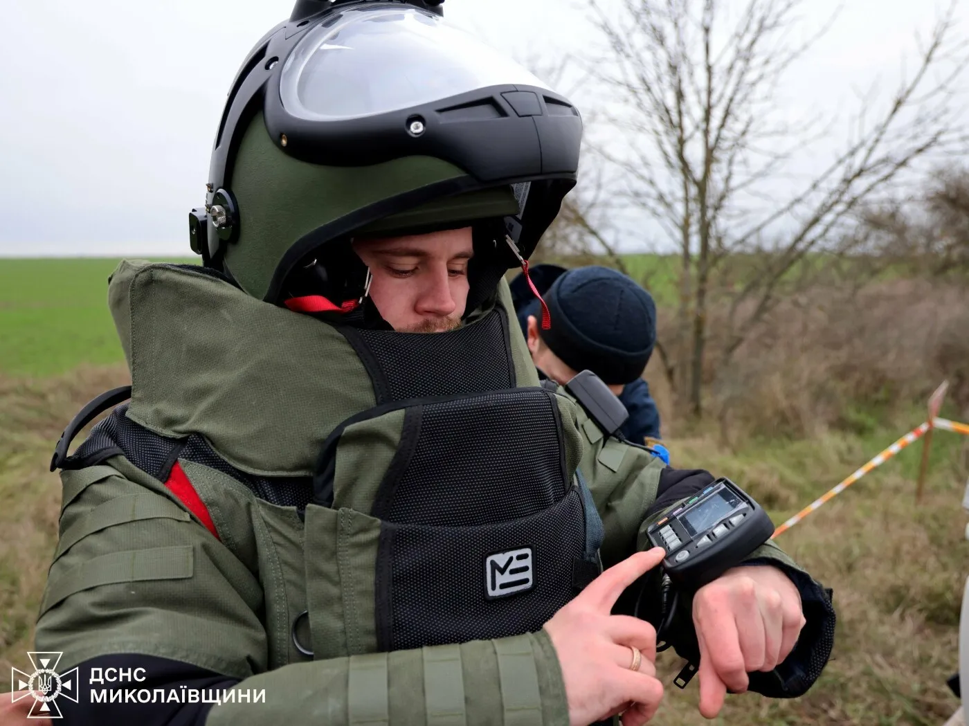 Поля після фронту: як на Миколаївщині сапери повертають землю аграріям