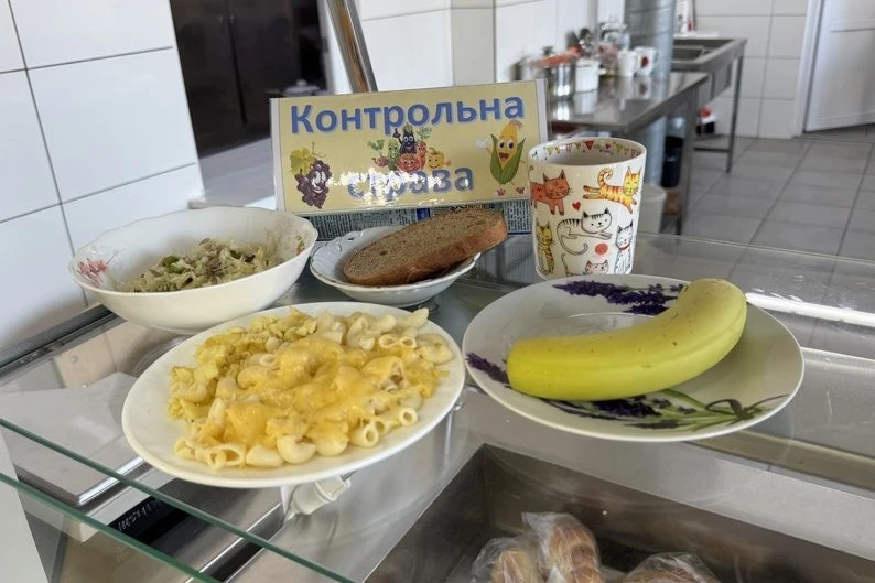 Гаряче на перерві: миколаївські школи тестують доставку обідів просто до подачі