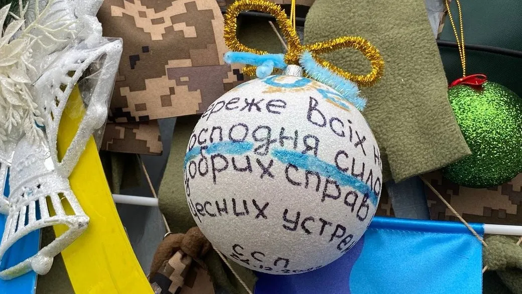 Без Соборної площі та без ярмарків: як війна змінила “головну ялинку” Миколаєва за останні роки
