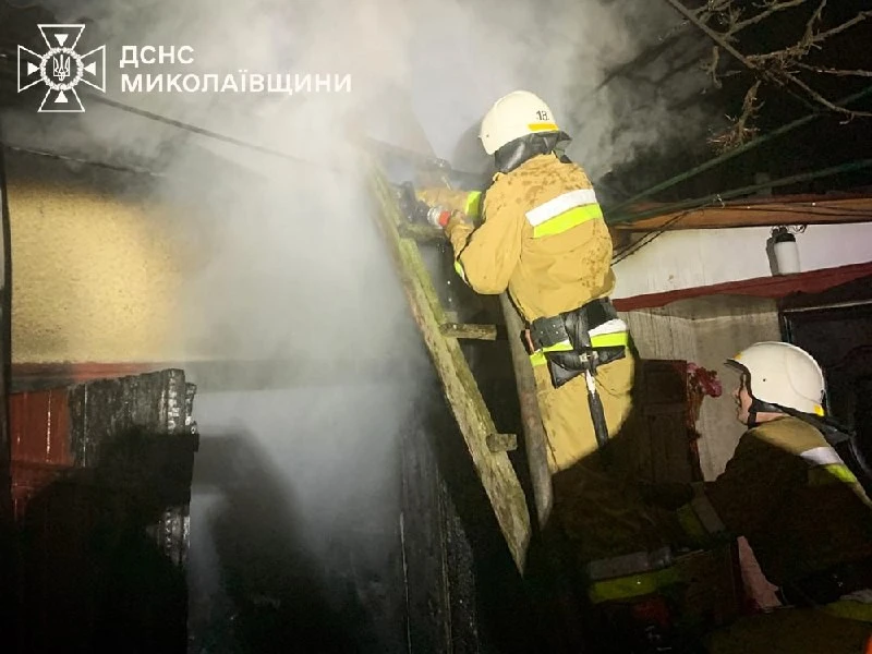 Шість викликів за добу: пожежники Миколаївщини гасили склад, будинки та авто
