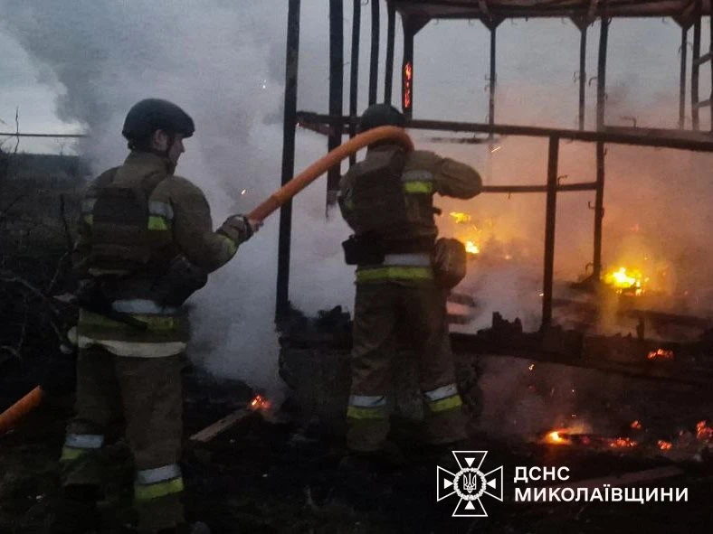 Вогонь після ударів і трагічна ніч: Миколаївщина пережила серію пожеж