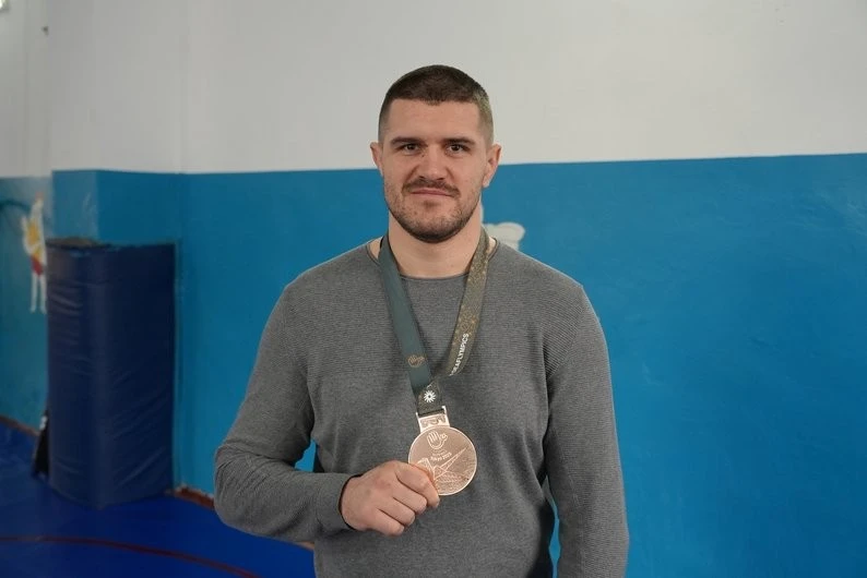 Без звуку, але з перемогами: історія дефлімпійського призера з Миколаєва Віктора Антипенка