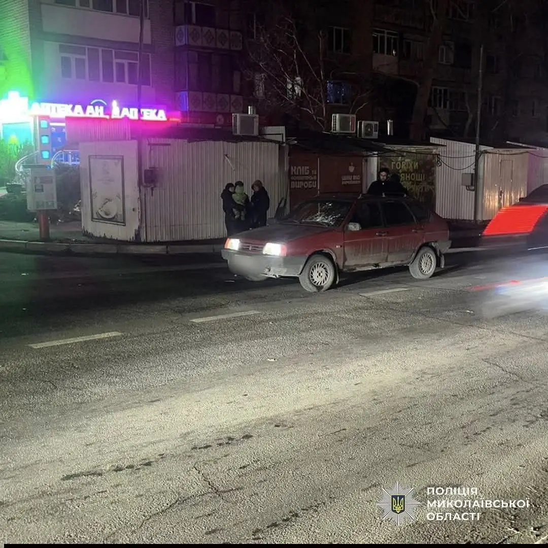 Наїзд у центрі Миколаєва: пішохід опинився в лікарні після удару ВАЗ