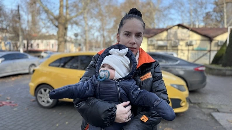 У Миколаєві затримали чоловіка, який лякав перехожих предметами, схожими на зброю