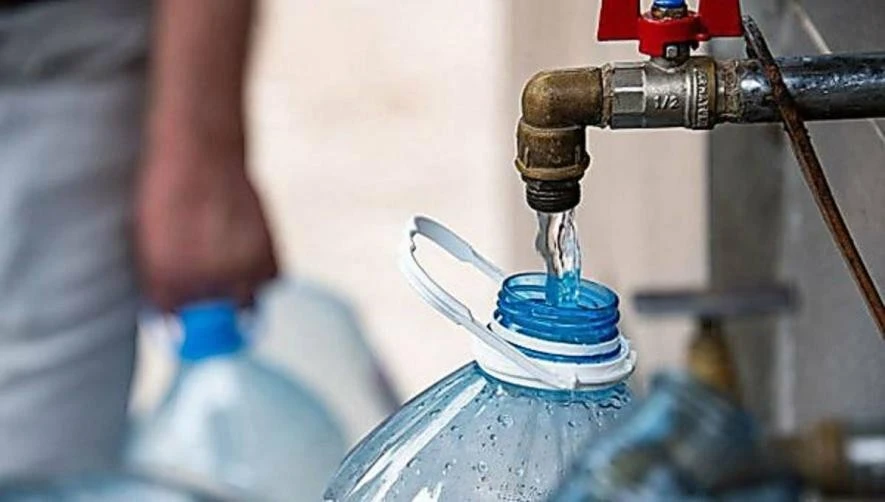 Вода щодня і за розкладом: як у Миколаєві підвозять воду в проблемні райони