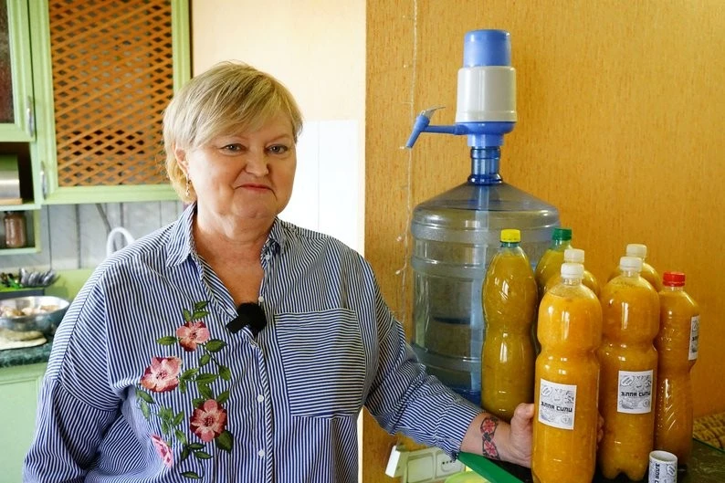 Лимон, імбир і мед: миколаївська волонтерка готує “зілля сили” для українських військових