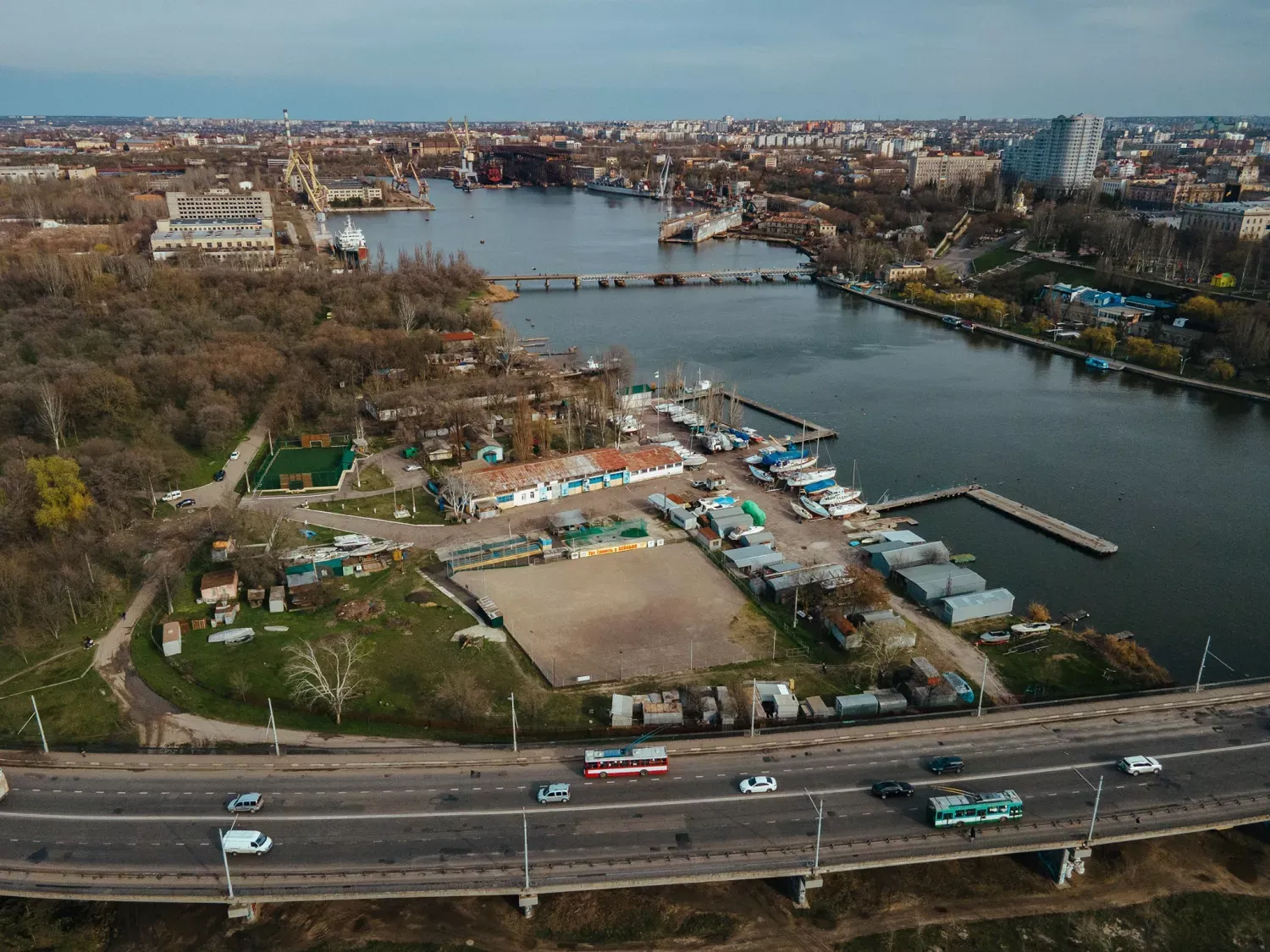 У Миколаєві під загрозою відкриття стоянки суден при спортшколах перед новим сезоном