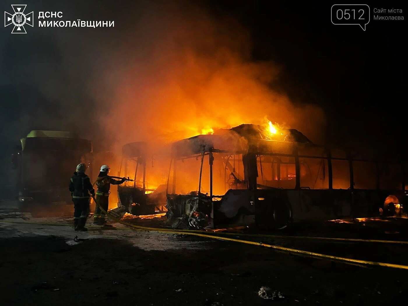 Пожежі на Миколаївщині за добу: вигоріли автобуси, очерет і господарчі будівлі