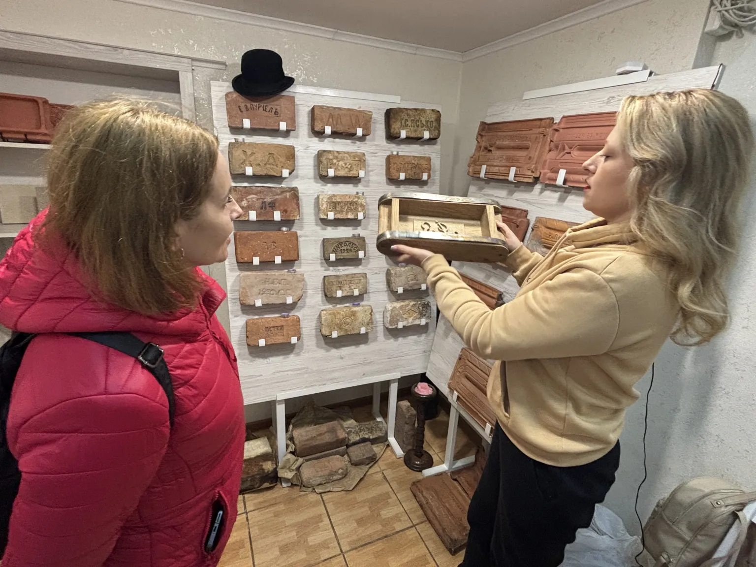 Історія в кожній цеглині: мешканка Миколаївщини створила унікальний музей будівельної архаїки