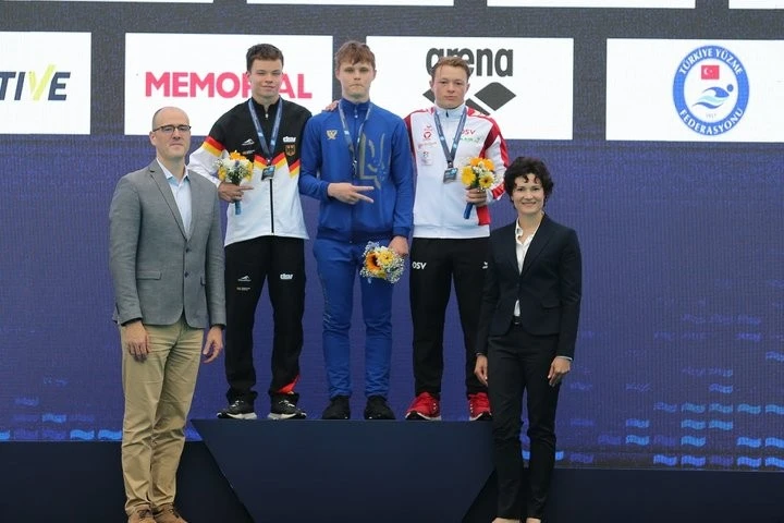 Попри травму преса: Олексій Середа планує захистити три чемпіонські титули в Парижі