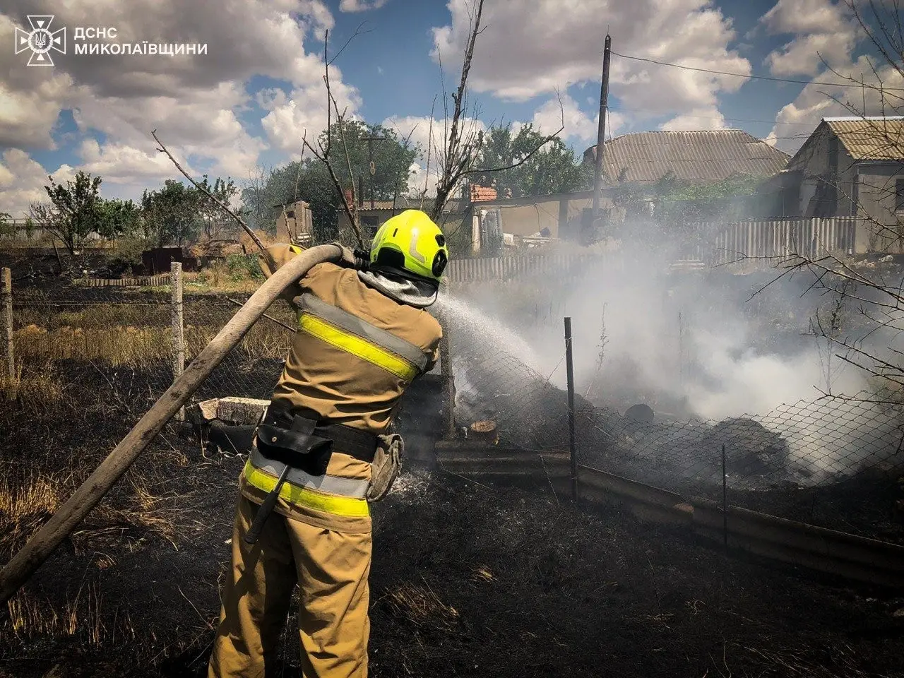Понад 86 гектарів у вогні: на Миколаївщині через ворожі удари та спеку вирувала стихія