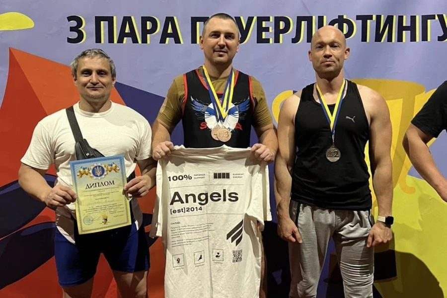 Миколаївські пауерліфтери вибороли три медалі на всеукраїнських змаганнях у Дніпрі