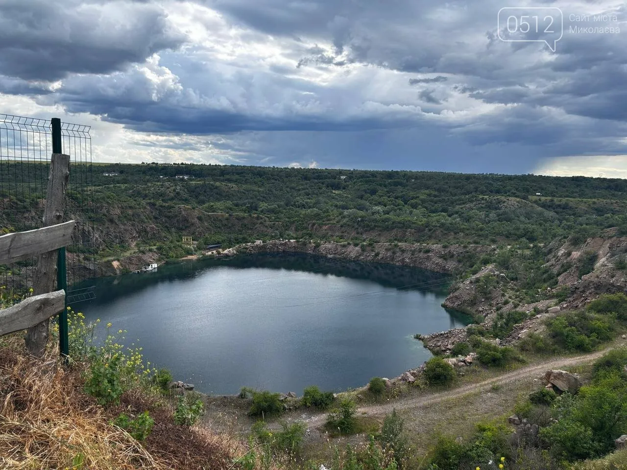 Прадавні скелі та бірюзова вода: історія штучного дива в Мигії